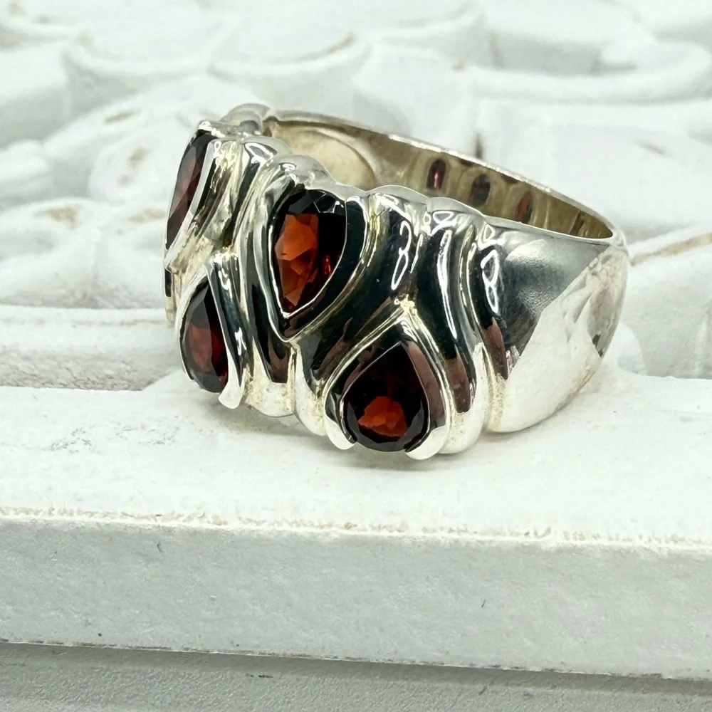 Vintage CNA Thailand Sterling Silver Garnet Band Ring Size 8